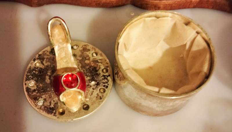 1 Trinket or Pill Box- Red stiletto Shoe + Sparkly crystals on lid -top showing ware