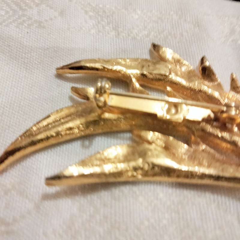 Brooch Leaf prolific Foliate Gold Plated Stunning LOOK AT MY BUY NOW LISTINGS NO WAITING