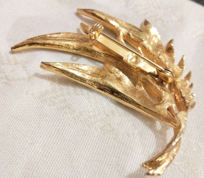 Brooch Leaf prolific Foliate Gold Plated Stunning LOOK AT MY BUY NOW LISTINGS NO WAITING