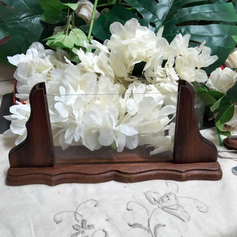 1 free standing Photo frame turned scalloped - mix wood + glass frame art deco style