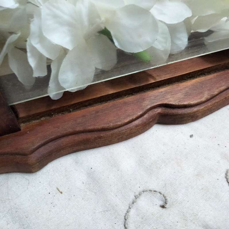 1 free standing Photo frame turned scalloped - mix wood + glass frame art deco style