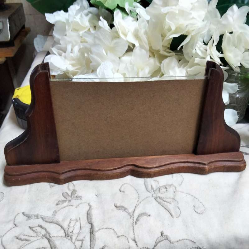 1 free standing Photo frame turned scalloped - mix wood + glass frame art deco style