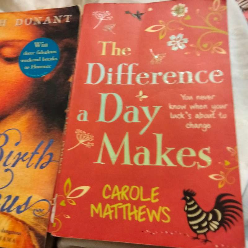 SARAH DUNANT The Birth of VENUS PB2004+Carol Mathews The difference a Day Makes softcover Pre-owned