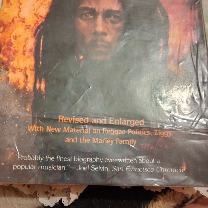 Catch a Fire-The Life of Bob Marley Timothy White revisedEditionPB1992 B+W pics Pre-owned softcover