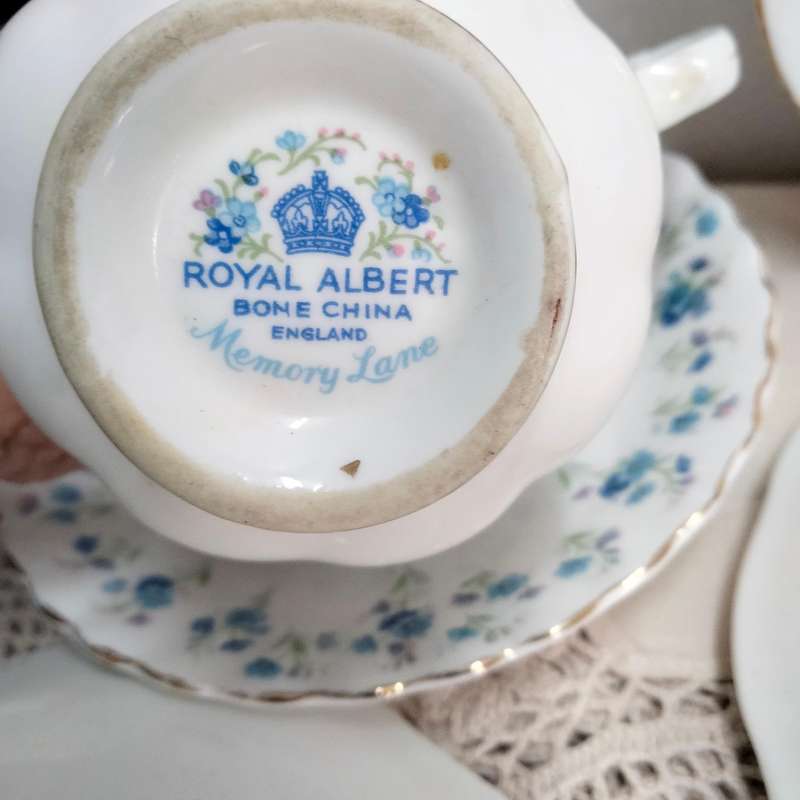 ROYAL ALBERT 1 duo demitasse+Normal-2 saucers+1 cake plate+1 saucer Look at my Buy Now - No Waiting