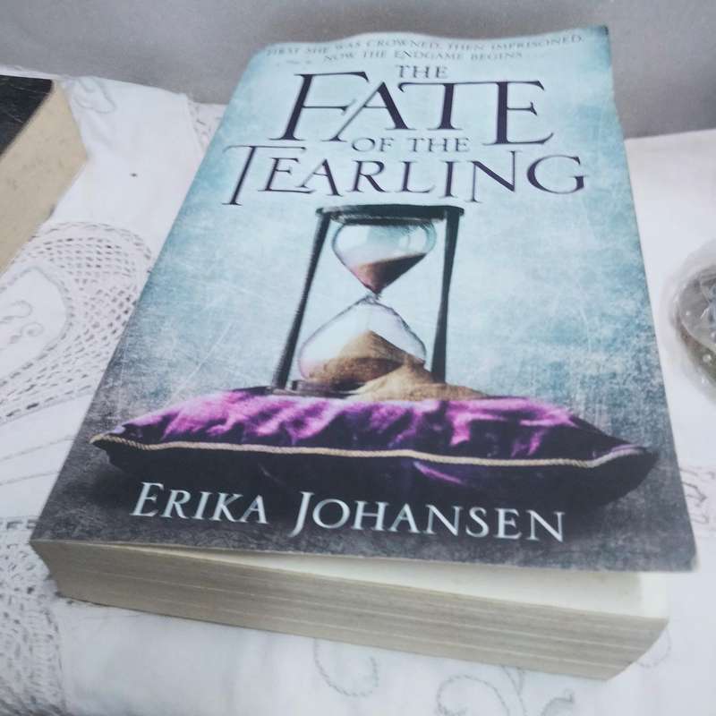 ERIKA JOHANSEN -3 books - The Queen of THE TEARLING + The FATE of the TEARLING- Pre-owned Softcover