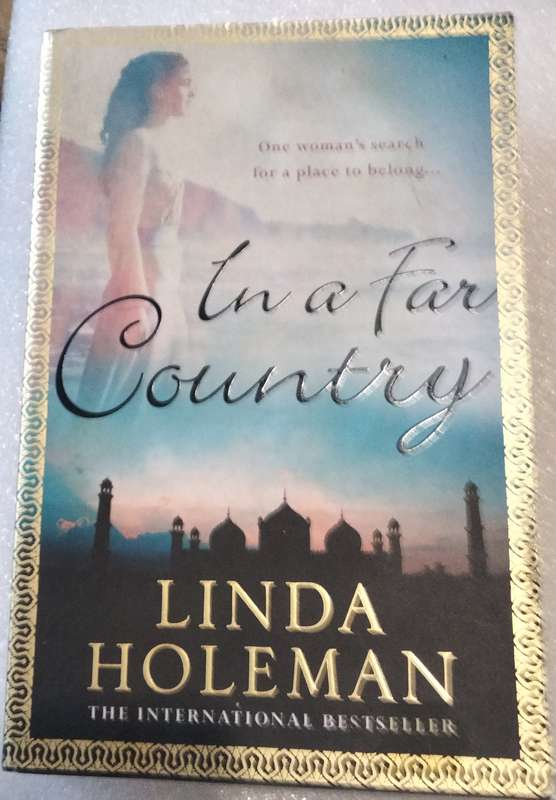 Linda Holeman -In a Far Country - PB 2008 Book soft cover Pre-owned