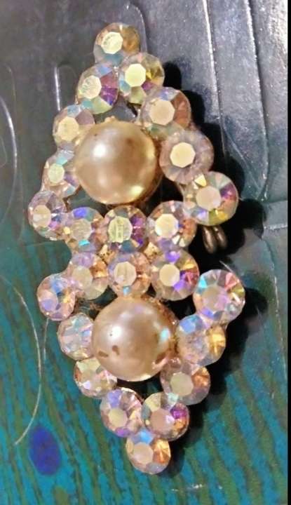 Brooch - 1 Aurora Borealis Rhinestones1950s LOOK At My Buy Now listings No Waiting
