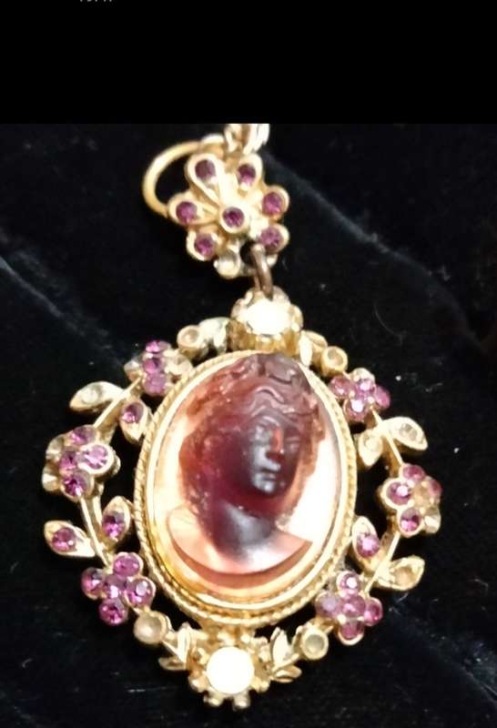 Necklace CAMEO c1980 Glass 3D  Chain West Germany Look at my Buy Now-No Waiting