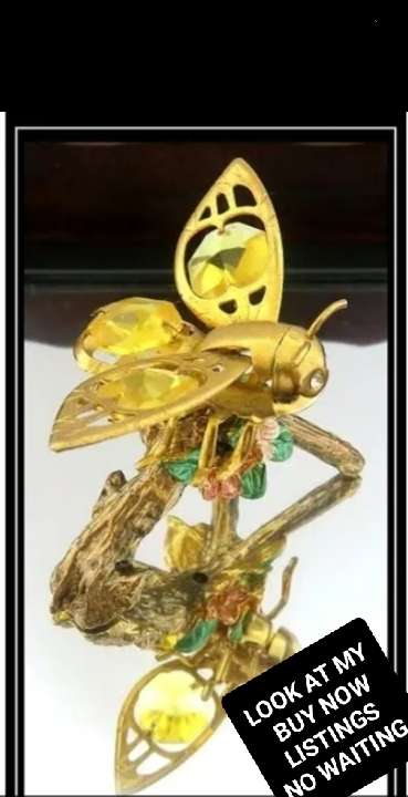 BUMBLE BEE ornament - figurine  Flowers Eyes crystals 3 Yellow crystals glass inset wings