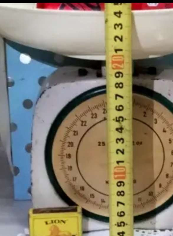 1 Krups Enamel Scale Metal has plastic bowl top