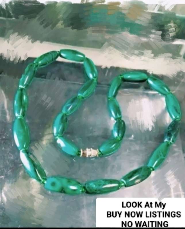 Vintage  Necklace MALACHITE MARBLE SWIRLS-Oblong shape Very Stylish