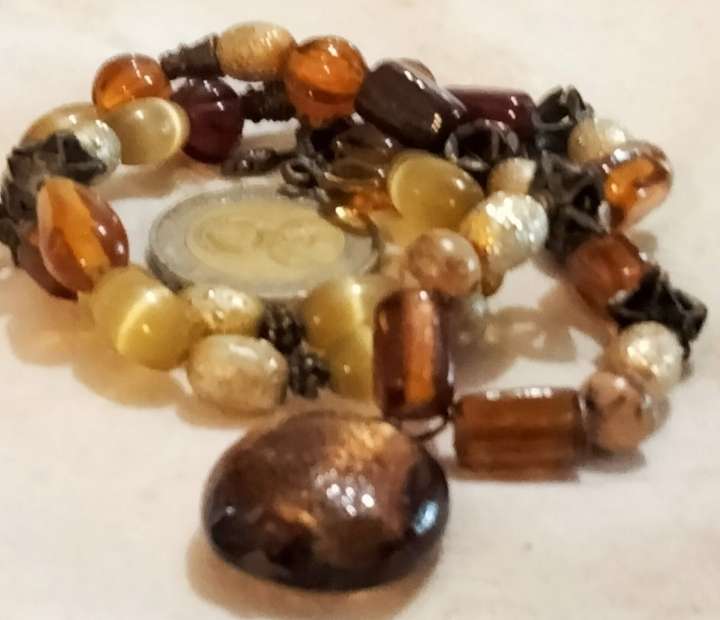 NECKLACE 3 Munano -1 WEDDING Cake -1 lampwork glass-1 Art glass All 1 Bid