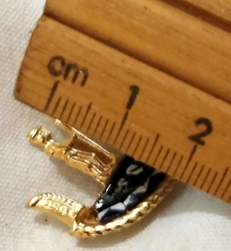 BROOCH Vintage ITALIAN Micromosaic brooch Venice Gold tone metal LOOK At My BUY NOW NO WAITING