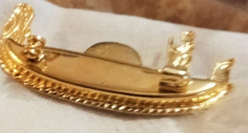 BROOCH Vintage ITALIAN Micromosaic brooch Venice Gold tone metal LOOK At My BUY NOW NO WAITING