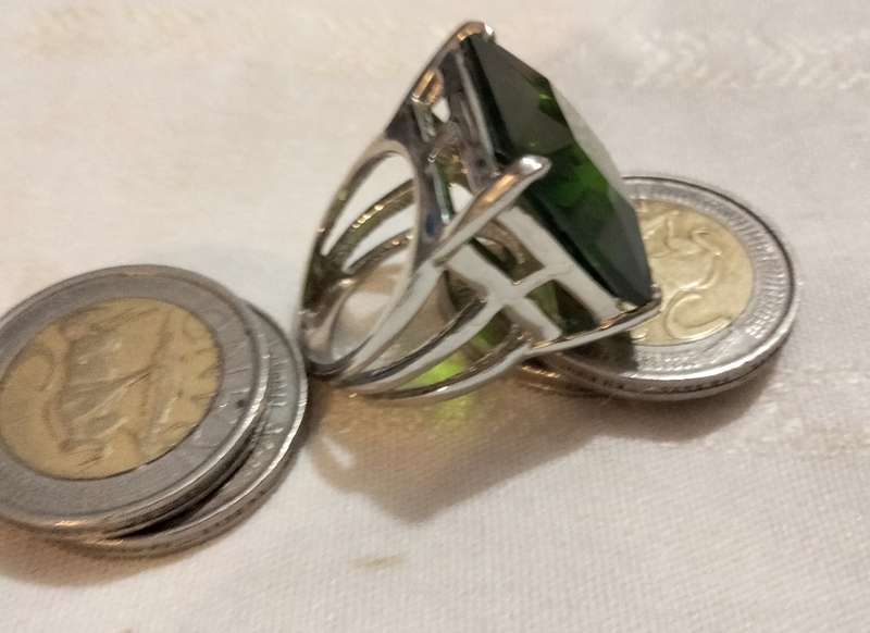 Dress RING Vintage Emerald cut Green composite stone Silver tone