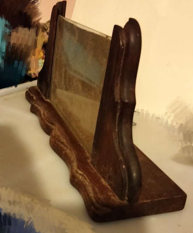 1 free standing Photo frame turned scalloped - mix wood + glass frame art deco style