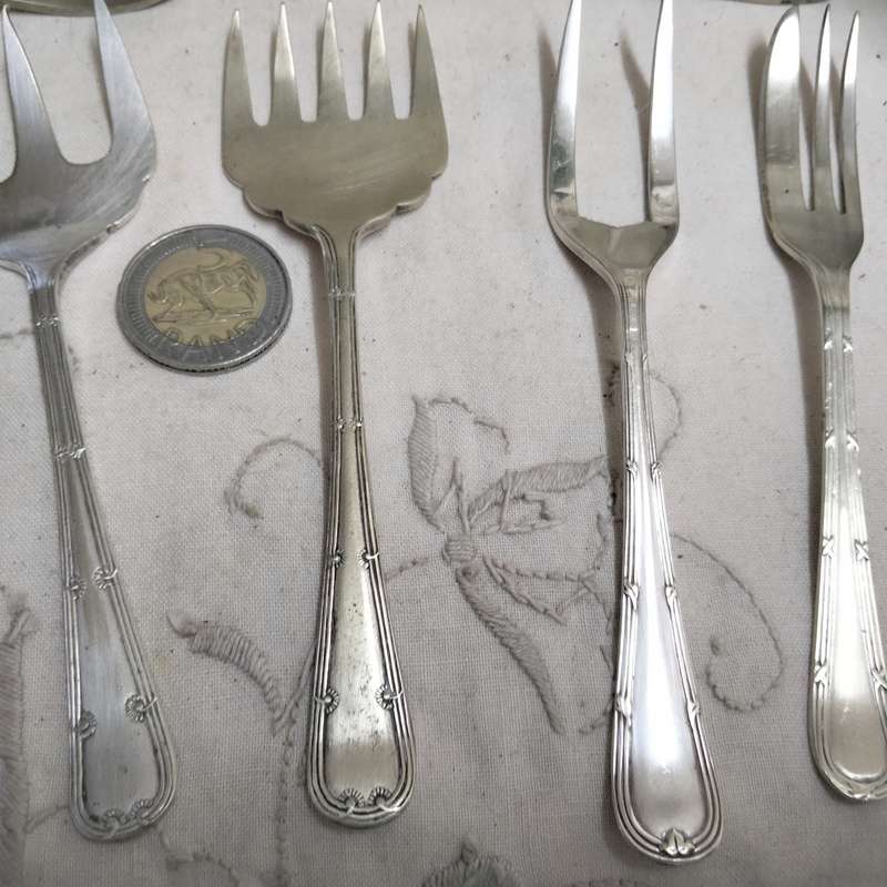 5 table Ware Serving Forks Vintage LOOK At My BUY NOW LISTINGS NO WAITING
