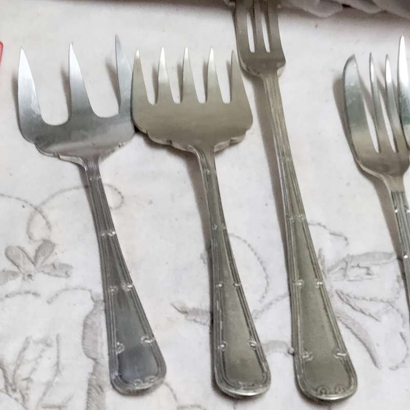 5 table Ware Serving Forks Vintage LOOK At My BUY NOW LISTINGS NO WAITING