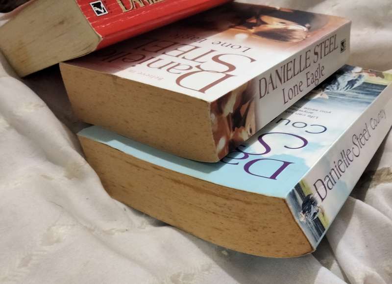 Danielle Steel -Country -Ransom -Lone eagle Softcover pre-owned LOOK At My BUY NOW LISTINGS NOW WAIT