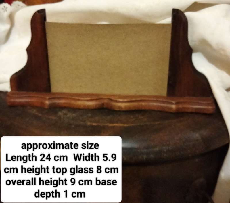 1 free standing Photo frame turned scalloped - mix wood + glass frame art deco style