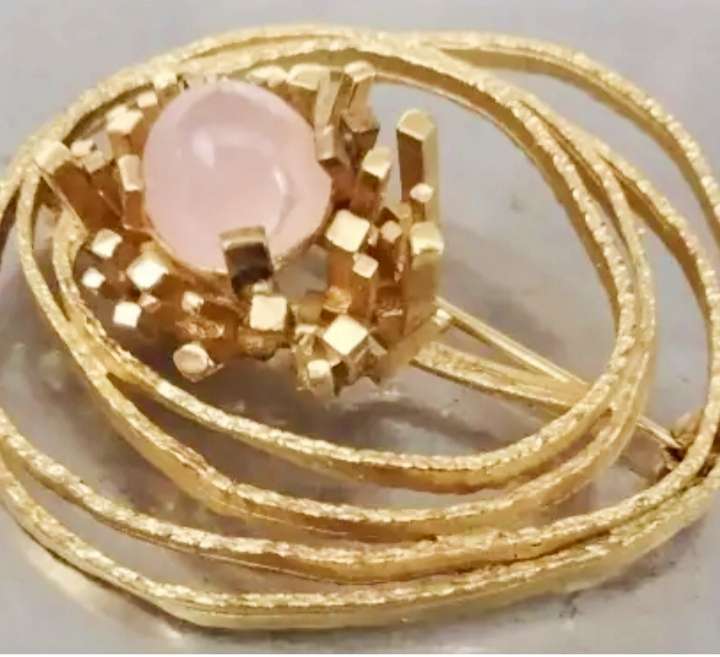 BROOCH -Rolled Gold- ROSE QUARTZ semi precious Gemstone -GERMANY LOOK at My BUY NOW ltems NO WAITING