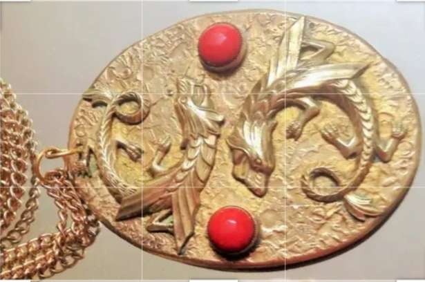 Necklace - Pendant Oriental DRAGONS - YING+YANG -BRASS- Red Cabochons + Chain gold Tone