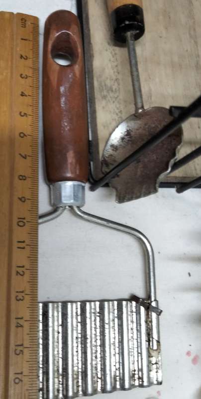 6 GREAT Vintage Kitchenalia DECOR items complete with rust loss of paint ALL for 1 BID