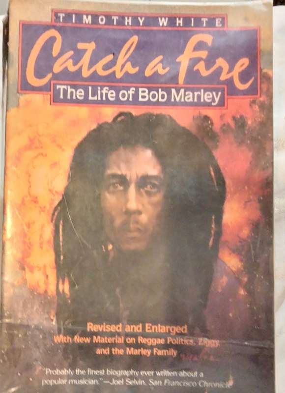 Catch a Fire-The Life of Bob Marley Timothy White revisedEditionPB1992 B+W pics Pre-owned softcover