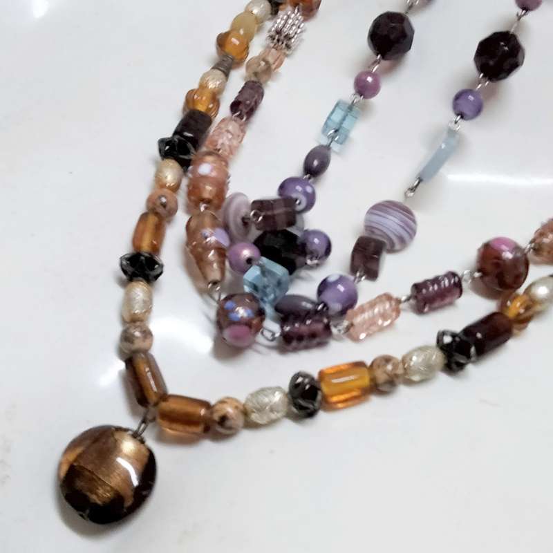 NECKLACE 3 Munano -1 WEDDING Cake -1 lampwork glass-1 Art glass All 1 Bid