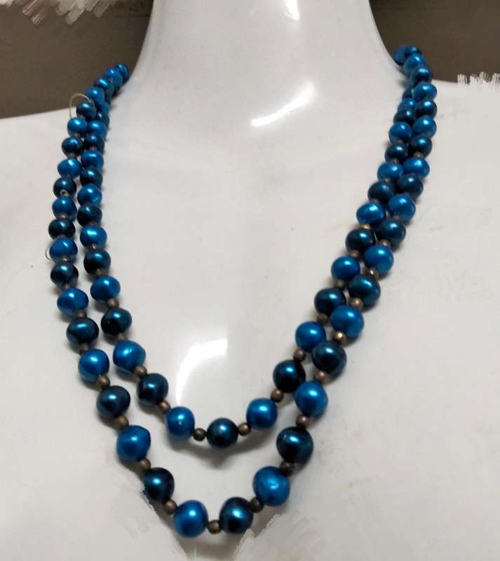 NECKLACE Long Synthetic Blue beads small gold beads Vtg Barrel clLOOK At My BUY NOW ITEMS NO WAITING