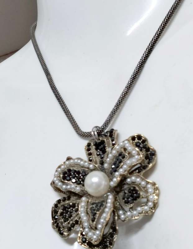 Necklace pendant  Large flower+black small Rhinestones + faux pearls added spring rings +snake chain