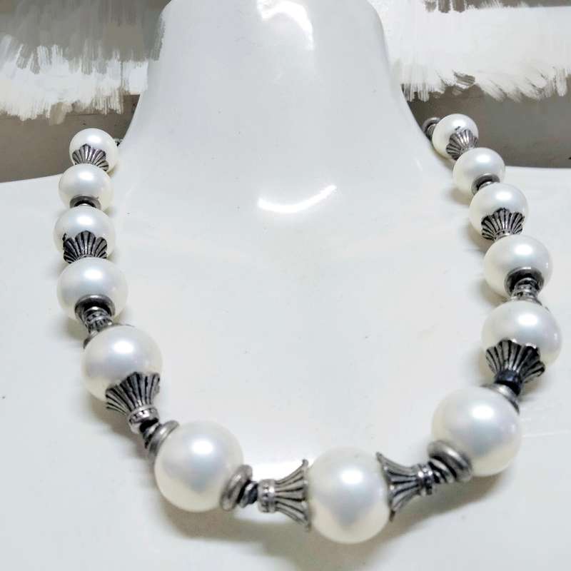 Necklace -Large Pearls Faux+ metal spacers - Classy