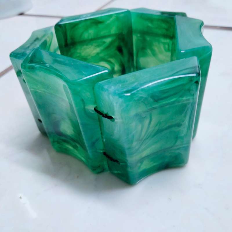 Absolutely STUNNING Bracelet swirl marble Jade green Lucite 6 large squares stretch black elastic