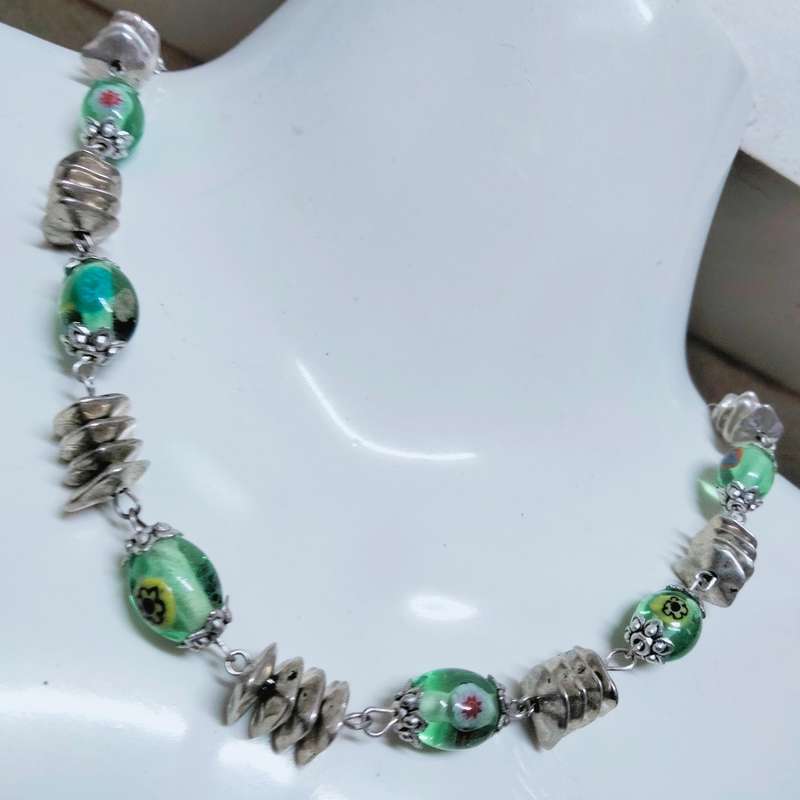 Necklace Green Murano 10 Mille fiori flowers 2 flowers on each bead+Multiple Spacers Silver tone