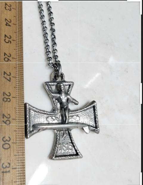 Pendant on Neck Chain 1960 figural Surfer on Maltese Cross 60- ED-big Daddy -ROTH Artist