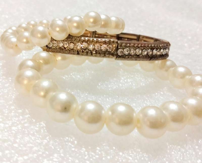 BRACELET 3 vintage stretch 1 Metal links crystal in middle+ 2 stretch elastic Faux pearls
