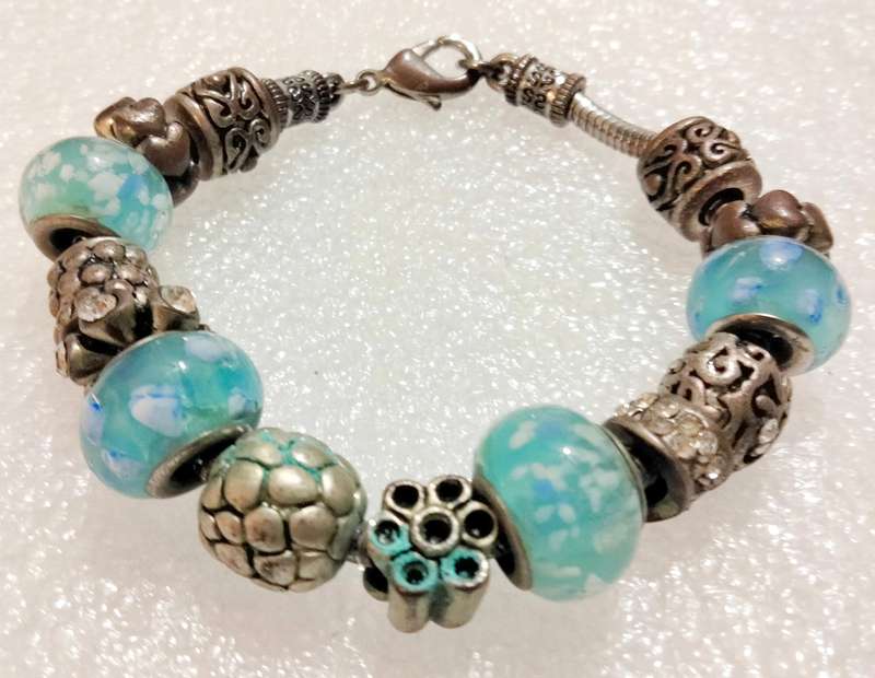 BRACELET Italian style 1 snake chain+ vintage charms and glass beads - silver tone metal core spacer