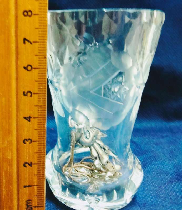Crystal ROSE cut glass Posy bud Vase top rim-Crimped-Thumbie-Star base +Boy Silver tone Charm+ chain