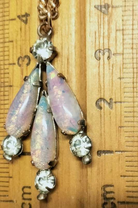 NECKLACE Pendant 3 faux Opals 4 Crystals Clear cut glass faceted + Chain gold tone
