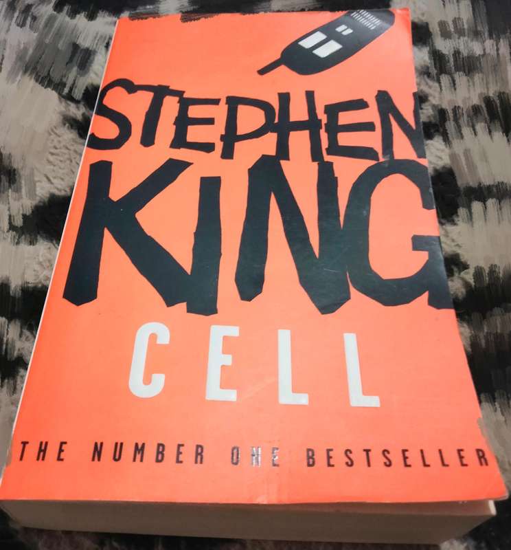 Stephan King 2 BOOKS The Stand and Cell- Pre-owned Softcover