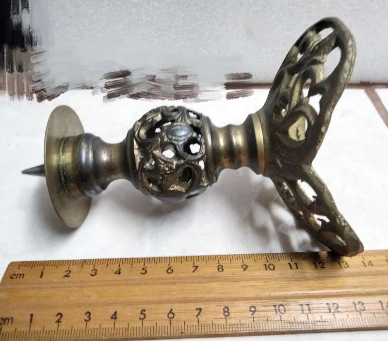 2 ELWECO Ornate  style Intricate Scroll Embossed filigree design BRASS CANDLE Sticks