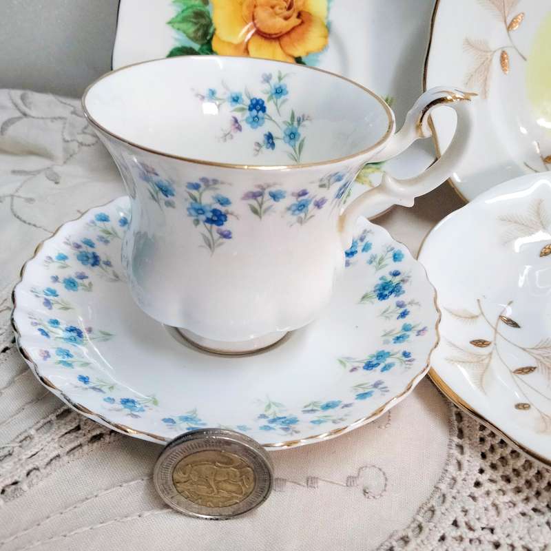 ROYAL ALBERT 1 duo demitasse+Normal-2 saucers+1 cake plate+1 saucer Look at my Buy Now - No Waiting