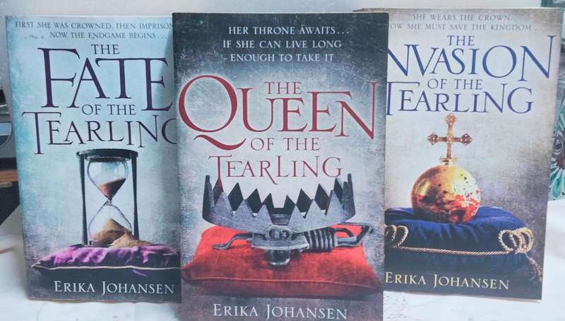 ERIKA JOHANSEN -3 books - The Queen of THE TEARLING + The FATE of the TEARLING- Pre-owned Softcover