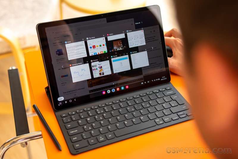 Samsung S7 FE Tablet + Samsung Keyboard