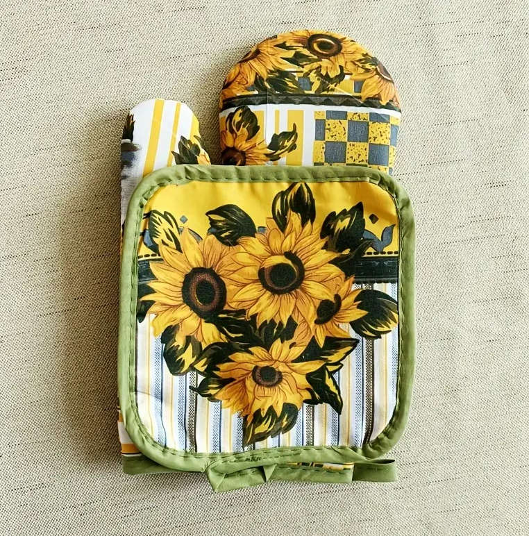 Sunflower Pot Holder and oven Glove - 2 Pack