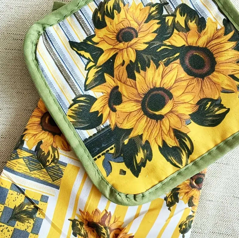 Sunflower Pot Holder and oven Glove - 2 Pack