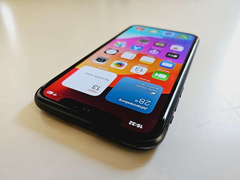 IPHONE 11 64GB - BLACK