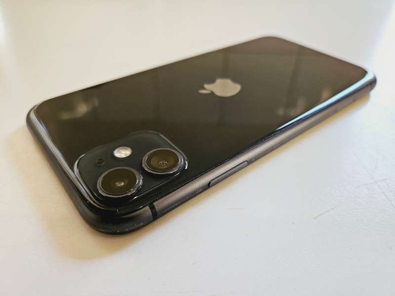 IPHONE 11 64GB - BLACK