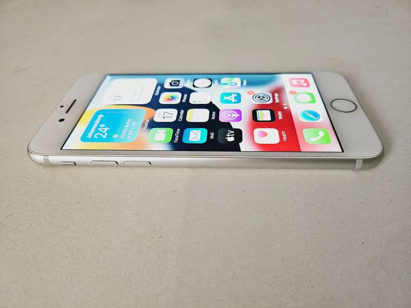 APPLE IPHONE 7 - 32GB - SILVER